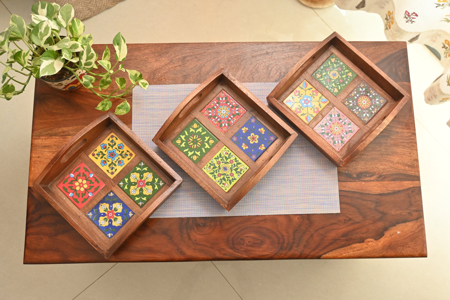 Timeless Mosaic: Handcrafted Sheesham Tray (Serves 4)