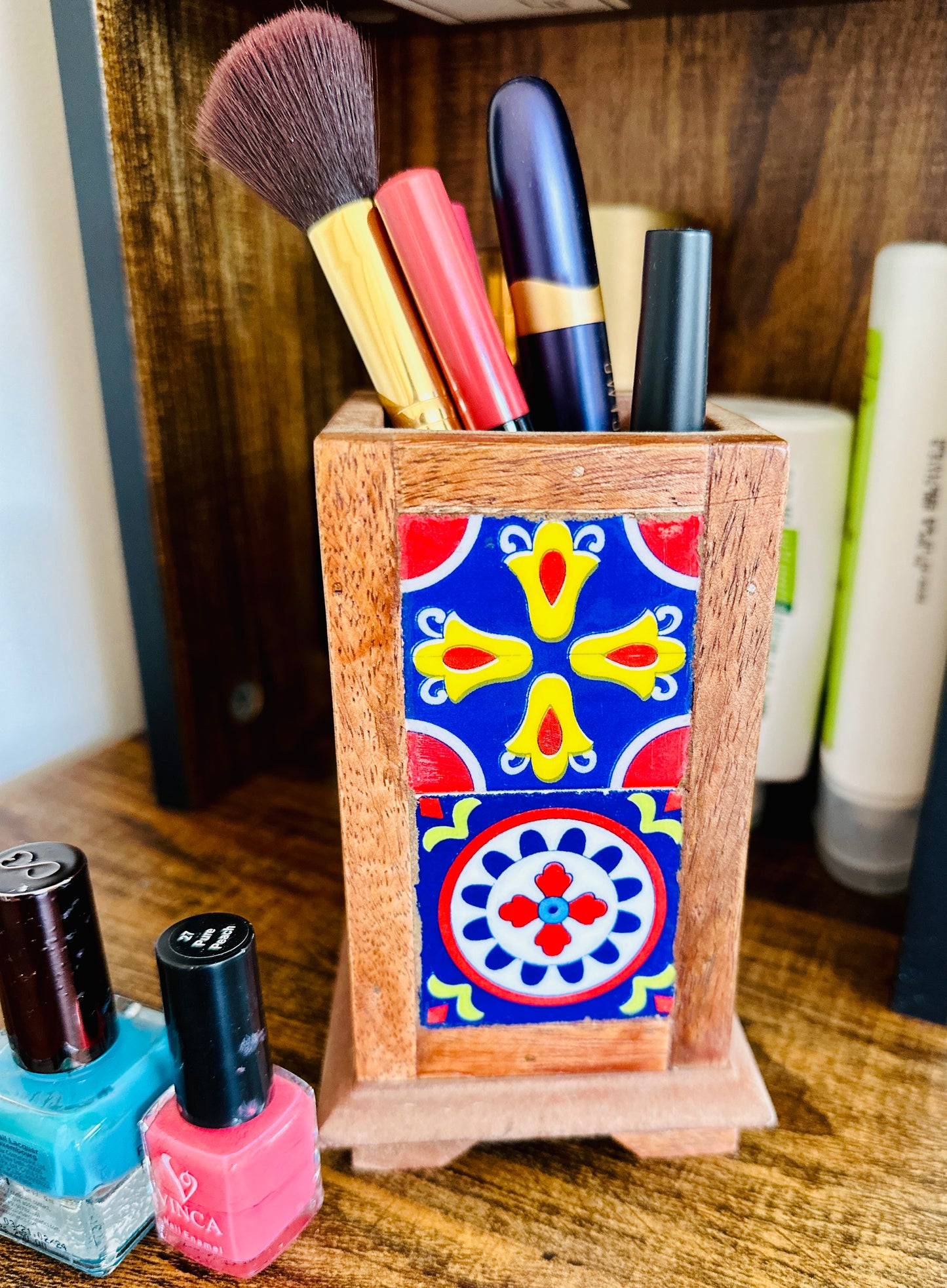 Timeless Mosaic Multifunctional Holder Stand